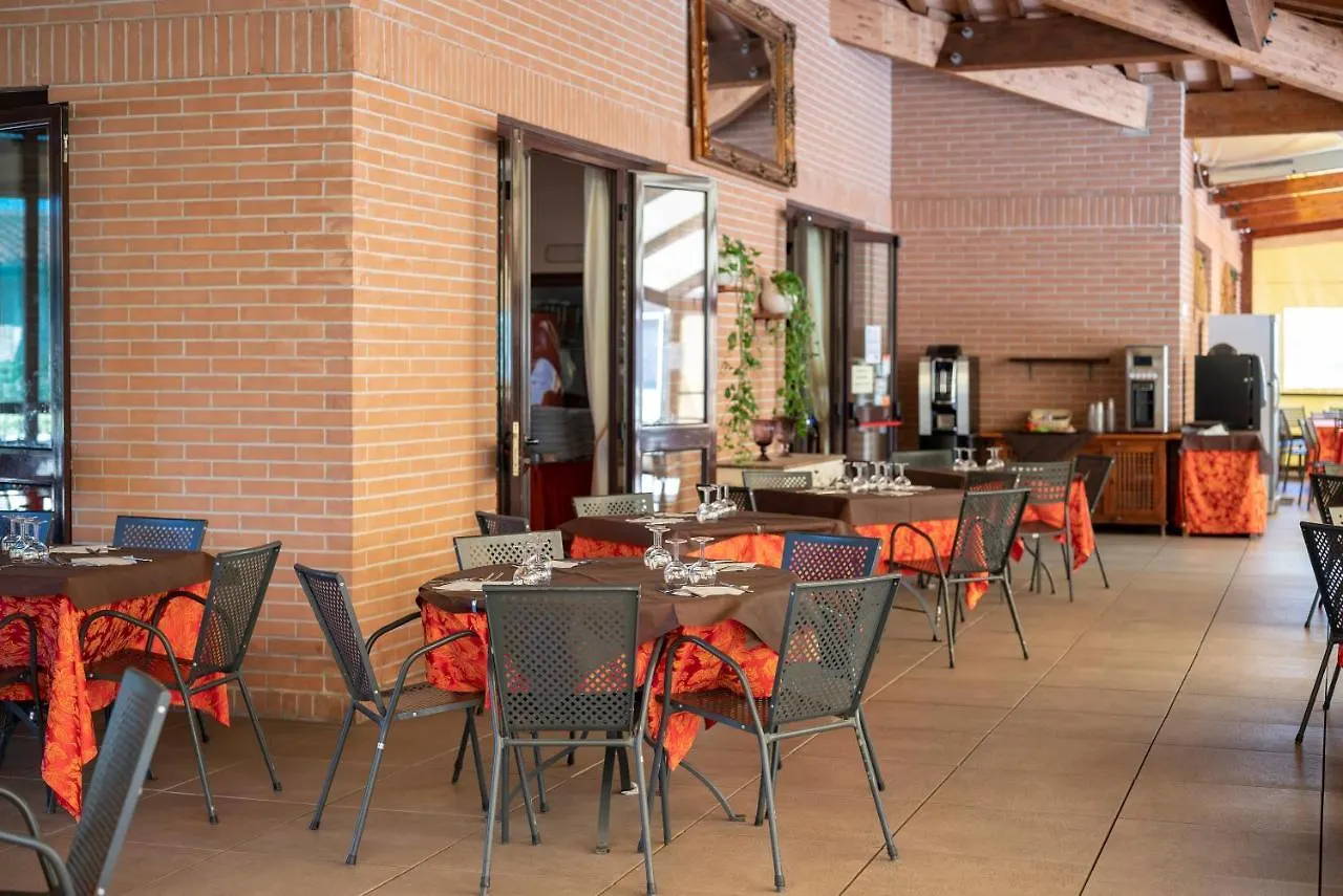 Villaggio Il Girasole 폴로니카 리조트