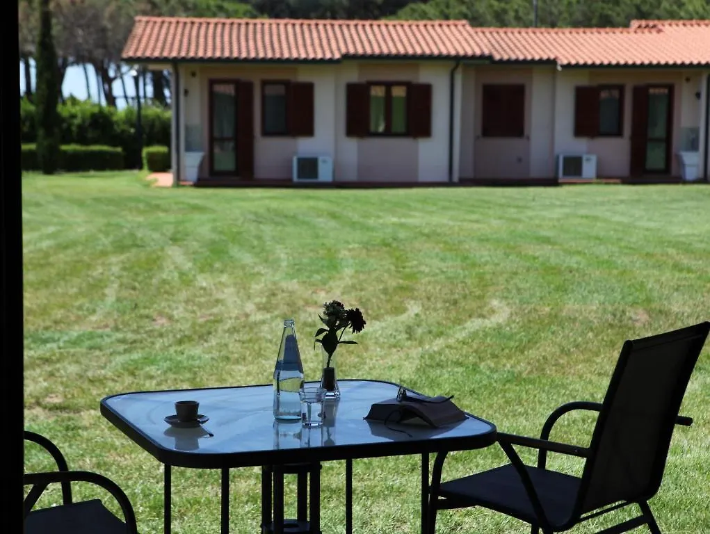 리조트 Villaggio Il Girasole 폴로니카